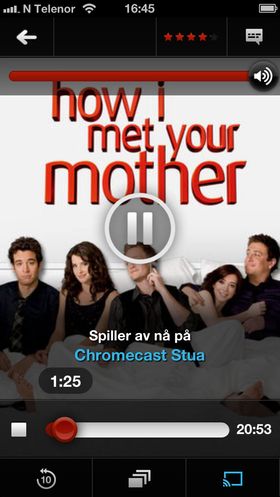 Når en film spilles på TV-en, gjøres mobilen om til et lite kontrollpanel.