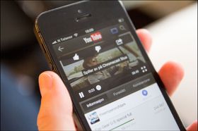 YouTube med filmen sendt til TV-en.
