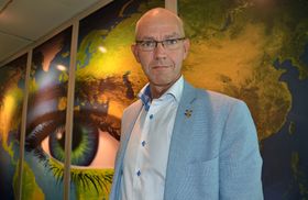Storm J. Landaasen, Telenor Norge, gjør seg klar for kriseøvelse.