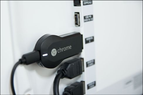 Den gamle Chromecast-modellen har fått mange av de nye funksjonene. Dermed er det ikke sikkert du får så veldig mye igjen for å bytte den ut.
