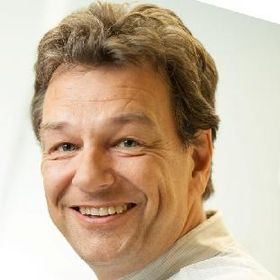 Helge Weman er professor i nanoelektronikk, og en del av teamet som laget halvledere på grafén.