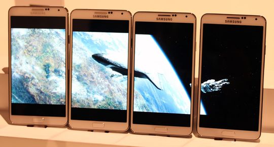 Her er funksjonen du aldri vil trenge - se film på stor skjerm satt sammen av flere eksemplarer av Galaxy Note 3.