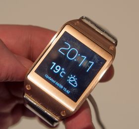 Slik ser startskjermen på Galaxy Gear ut.