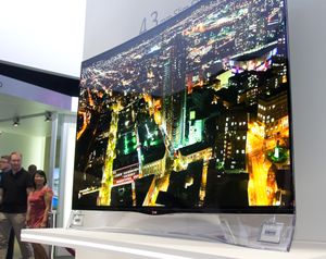 LG 55EA980W er i butikkene nå.