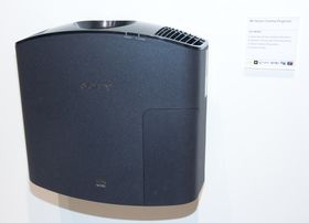 VPL-VW500ES.