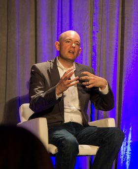 Intel-futuristen Brian David Johnson sier at skikkelige hologrammer faktisk ikke er så langt unna.