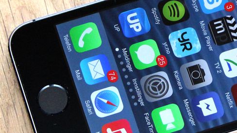 iPhone 5S nærmer seg budsjettet, om telefonen absolutt må være iOS-basert. Men vi ville brukt litt mer penger på en nyere modell.
