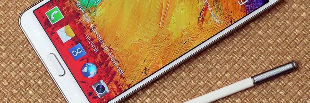 Fargene på AMOLED-skjermen kan bli vel intense. Men du kan justere dem noe i innstillingene.