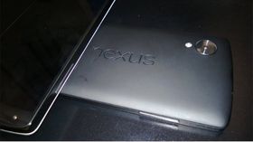 Dette skal være et bilde av Nexus 5, ifølge et medlem av MacRumors-forumet.