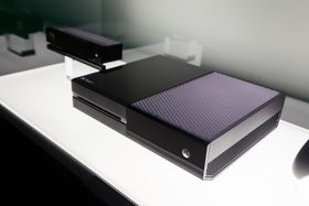 Xbox One er stor og svart, og huser masse spennende teknologi. (Foto: Barone Firenze/Shutterstock)