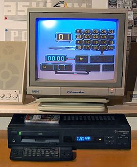 Commodore CDTV – forut for sin tid, men total flopp på markedet Bilde: Andrea & Stefan (Wikipedia).