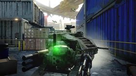 Militærutgaven av R2-D2 surrer rundt og plaffer ned folk.