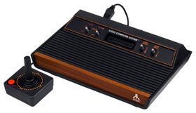 Atari 2600 (foto: Evan-Amos)