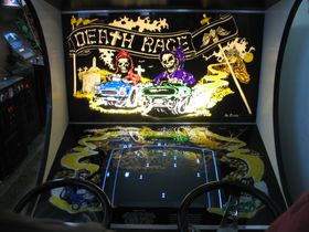 Death Race i all sin prakt (bilde: Wikipedia/Adam Mayer).