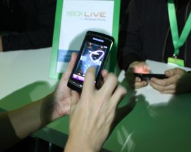 Spill med Xbox Live på mobil. (Foto: Mikael H. Groven/Gamer.no)