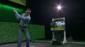En representant fra EA viste frem bruken av PlayStation Move i Tiger Woods PGA Tour 11.