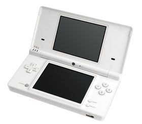Nintendo DS Lite blir ti prosent billigere fra og med 18. juni 2010. Den litt nyere modellen DSi skal bli 15 prosent billigere.