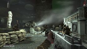Begge skjermbildene er fra det forrige Medal of Honor-spillet fra 2007.