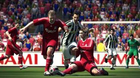 Dirk Kuyt, Alessandro Del Piero og Fernando Torres. Hvor skal Steven Gerrard?