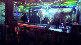 Agent 47 blir aldri lei av å lure politiet til litt discodans.