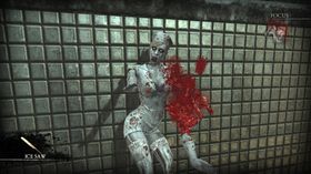 Uformell uniform på sykepleierzombiene.
