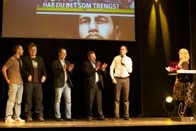 Redaksjonen og annonseselgere fra Gamer.no tok imot prisen for beste spillmedie i fjor. (Foto: Viktor Jæger)
