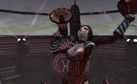 Moxxi er et snodig kvinnemenneske, men et par fordeler har hun riktignok.