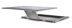 Acer Aspire R7-571 har et helt spesielt skjermfeste.