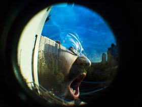 Eksempel på dobbelteksponering med fisheye-objektivet.