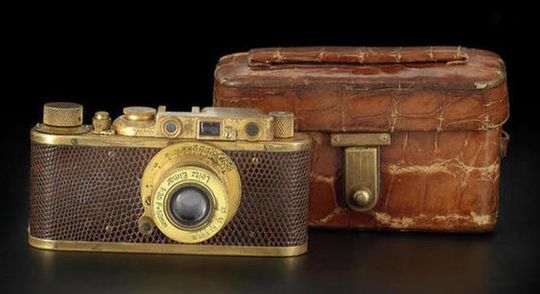 Skal det være et Leica-kamera i gull og slangeskinn?