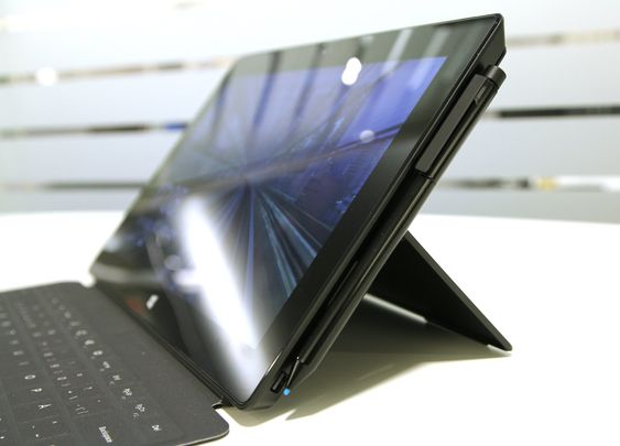 Surface Pro 2 med Touch Cover 2 tastatur.
