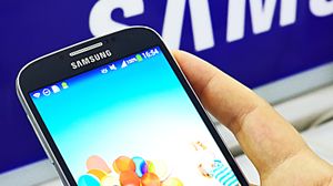 Både tungmetaller og kjemikaler går med i produksjon av en mobiltelefon.