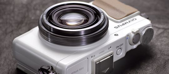 Olympus XZ-2 iHS.