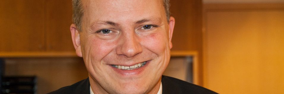 Samferdselsminister Ketil Solvik-Olsen sier regjeringens ønske om en tredje aktør er oppfylt ved tildelingen av frekvenser til Telco Data.