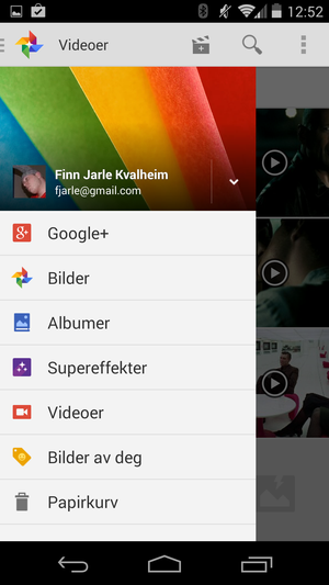 Et eget bildegalleri er koblet opp mot Googles skytjenester, og tar seg også av automatisk korringering av bilder, og redigering av små videosnutter. Dette skjer automatisk.