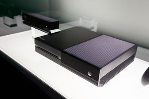 Xbox One er stor og svart, og huser masse spennende teknologi.