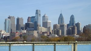 Philadelphia_skyline_from_south_street_b