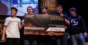 Her får SK Gaming premien sin.