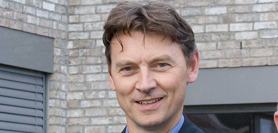 Teknisk direktør Geir Løvnes i Tele2 understreker at dekningen selskapet vil ha når de må gi slipp på 900 MHz i september 2014 avhenger av utbyggingen i 2100 MHz-båndet fram til da.