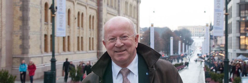 Post- og teletilsynets direktør Torstein Olsen sier de nå vurderer hva som skal skje med de usolgte 2x15 MHz i 1800 MHz-båndet.