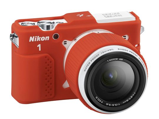 Det finnes også et ekstra silikondeksel til Nikon1 AW1. Også i midre grell farge enn dette.