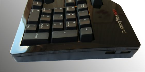 To USB 2.0-utganger med full strømtilførsel.