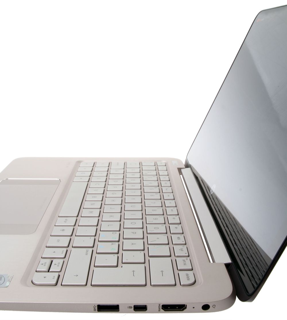 Tastene er høyere enn hos mange konkurrerende Ultrabooks og førsteinntrykket lover godt.