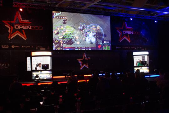 Her spiller «Patience» mot «MMA» under svenske DreamHack Open.