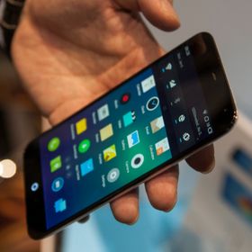 Her finner du ikke den vanlige nedtrekksmenyen vi kjenner fra Android.
