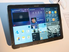 Hjemmeskjermene på Android-produkter pleier da ikke å se slik ut? Samsung har lagt til en ny magasindesign for hjemmeskjermene i den nye PRO-serien.