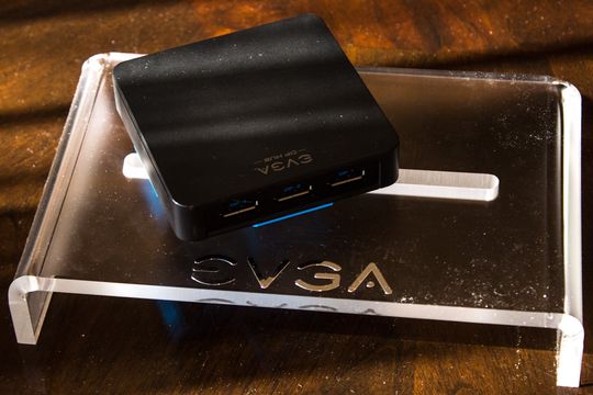 En ny DisplayPort-hub er godt nytt for de som har både drøssevis av skjermer og en kraftig nok maskin til å drive dem.