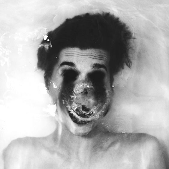 "Drowning Sorrows" - juli.
