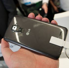 Får den nye telefonen knapper på baksiden, og selvreparerende lakk?