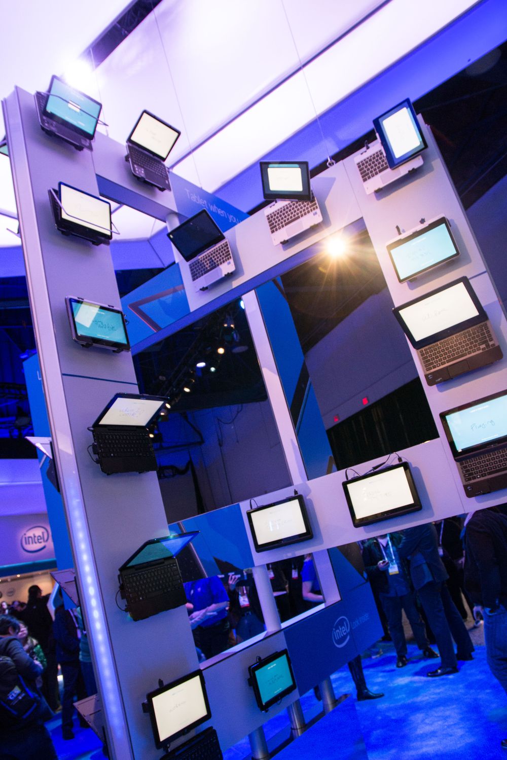 Intel viste frem en rekke Ultrabook-konsepter på sin stand.